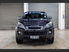 Photo of the vehicle Isuzu D-Max