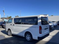 Photo of the vehicle Toyota HiAce