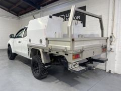 Photo of the vehicle Mitsubishi Triton