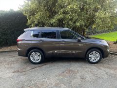 Photo of the vehicle Mitsubishi Outlander