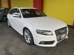 Photo of the vehicle Audi S4