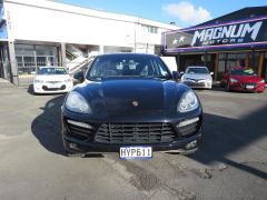 Photo of the vehicle Porsche Cayenne