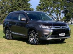 Photo of the vehicle Mitsubishi Outlander