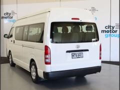 Photo of the vehicle Toyota HiAce