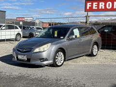 Photo of the vehicle Subaru Legacy