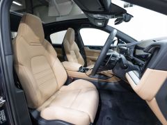 Photo of the vehicle Porsche Cayenne