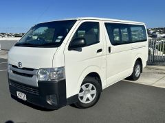 Photo of the vehicle Toyota HiAce