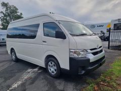 Photo of the vehicle Toyota HiAce