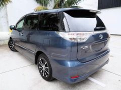 Photo of the vehicle Toyota Estima