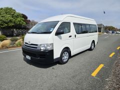 Photo of the vehicle Toyota HiAce