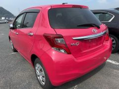 Photo of the vehicle Toyota Vitz