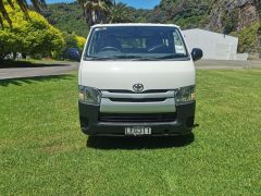 Photo of the vehicle Toyota HiAce