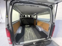 Photo of the vehicle Toyota HiAce