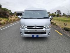 Photo of the vehicle Toyota HiAce