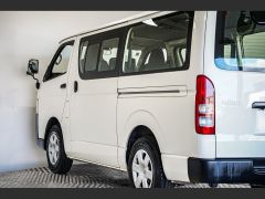 Photo of the vehicle Toyota HiAce