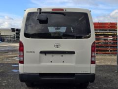 Photo of the vehicle Toyota HiAce