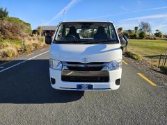 Photo of the vehicle Toyota HiAce