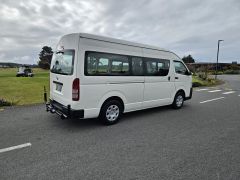 Photo of the vehicle Toyota HiAce