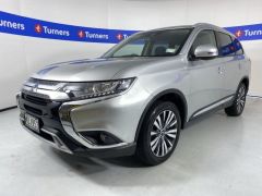 Photo of the vehicle Mitsubishi Outlander