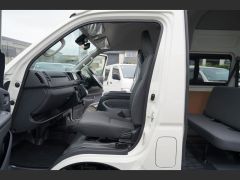 Photo of the vehicle Toyota HiAce