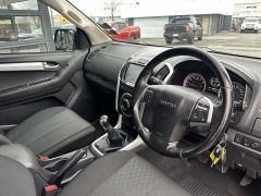 Photo of the vehicle Isuzu D-Max