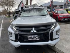 Photo of the vehicle Mitsubishi Triton