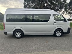 Photo of the vehicle Toyota HiAce