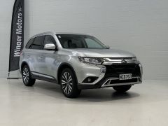 Photo of the vehicle Mitsubishi Outlander