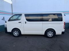 Photo of the vehicle Toyota HiAce