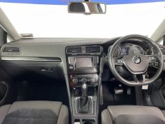 Photo of the vehicle Volkswagen Golf