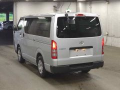 Photo of the vehicle Toyota HiAce