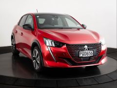 Photo of the vehicle Peugeot 208