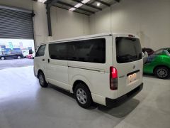 Photo of the vehicle Toyota HiAce