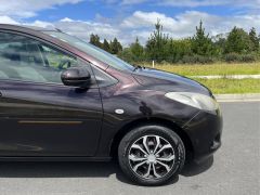 Photo of the vehicle Mazda Demio