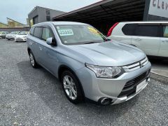 Photo of the vehicle Mitsubishi Outlander