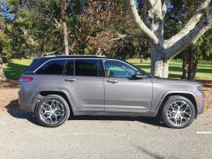 Photo of the vehicle Jeep Grand Cherokee