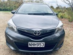 Photo of the vehicle Toyota Vitz