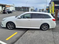 Photo of the vehicle Subaru Legacy