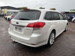 Photo of the vehicle Subaru Legacy