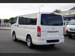 Photo of the vehicle Toyota HiAce