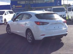 Photo of the vehicle Mazda Axela