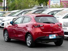 Photo of the vehicle Mazda Demio