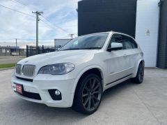 Photo of the vehicle BMW X5