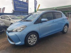 Photo of the vehicle Toyota Vitz