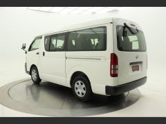 Photo of the vehicle Toyota HiAce