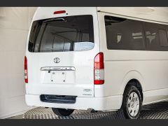 Photo of the vehicle Toyota HiAce