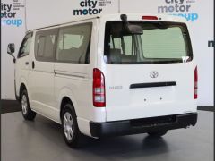 Photo of the vehicle Toyota HiAce