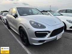 Photo of the vehicle Porsche Cayenne