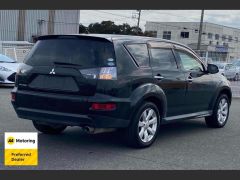 Photo of the vehicle Mitsubishi Outlander