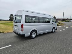 Photo of the vehicle Toyota HiAce